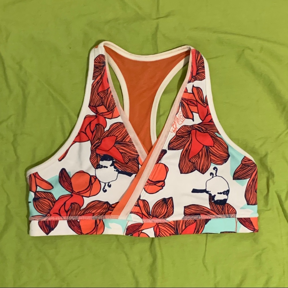 lululemon sports bra